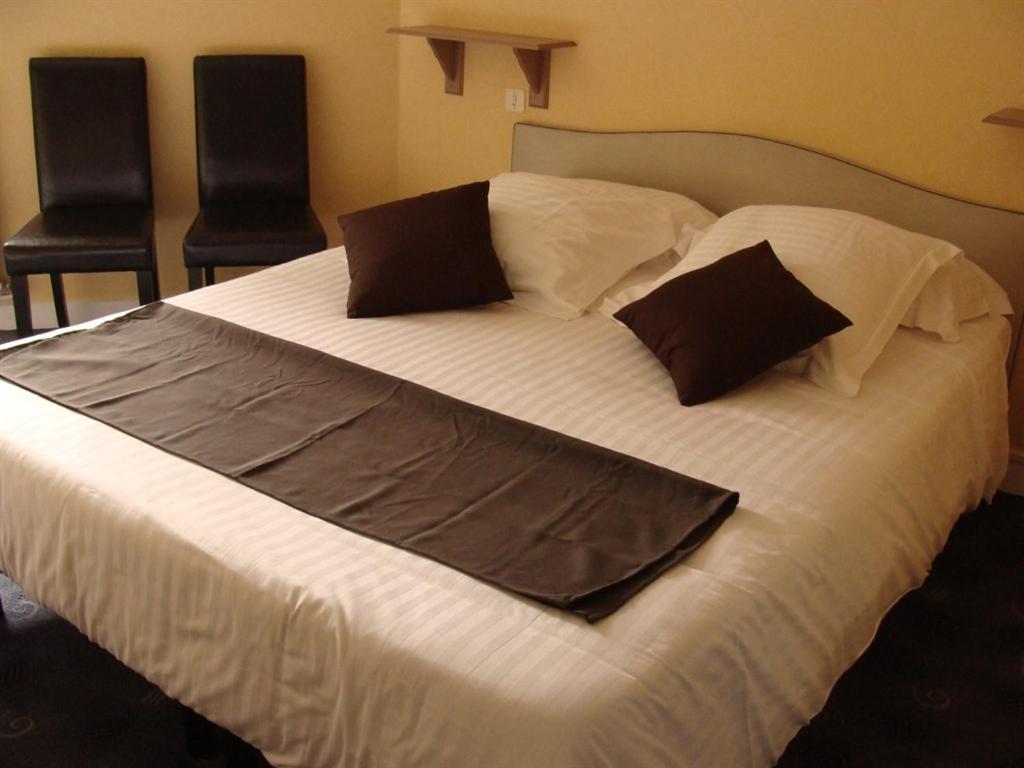Hotel Le Flaubert Fougères 部屋 写真