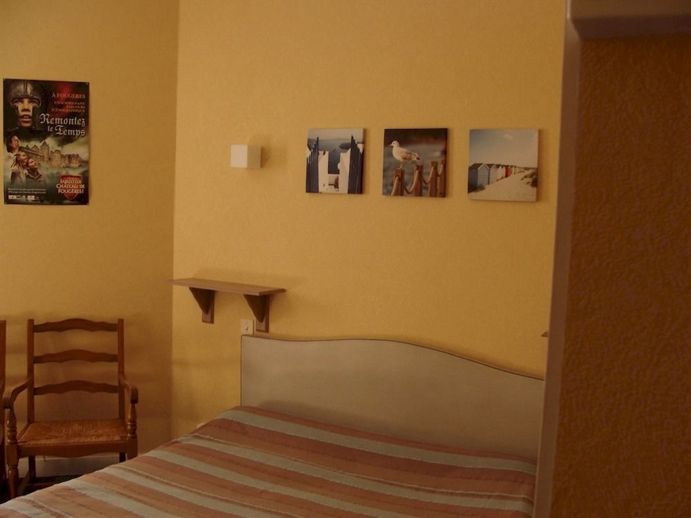 Hotel Le Flaubert Fougères エクステリア 写真