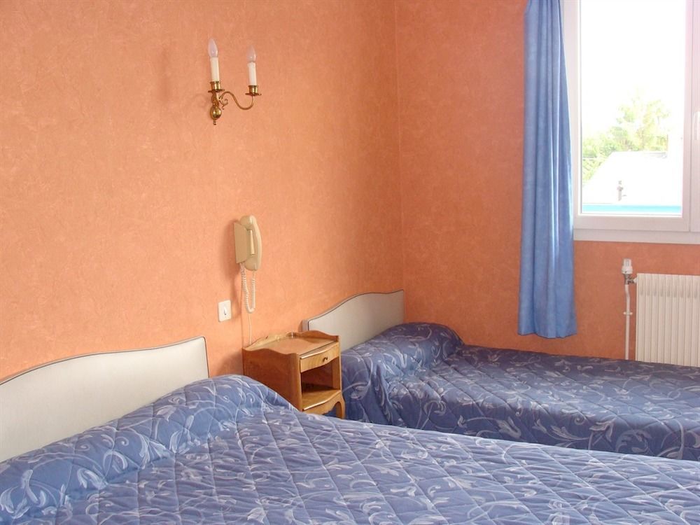 Hotel Le Flaubert Fougères エクステリア 写真