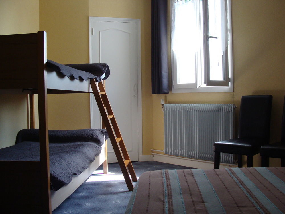 Hotel Le Flaubert Fougères エクステリア 写真