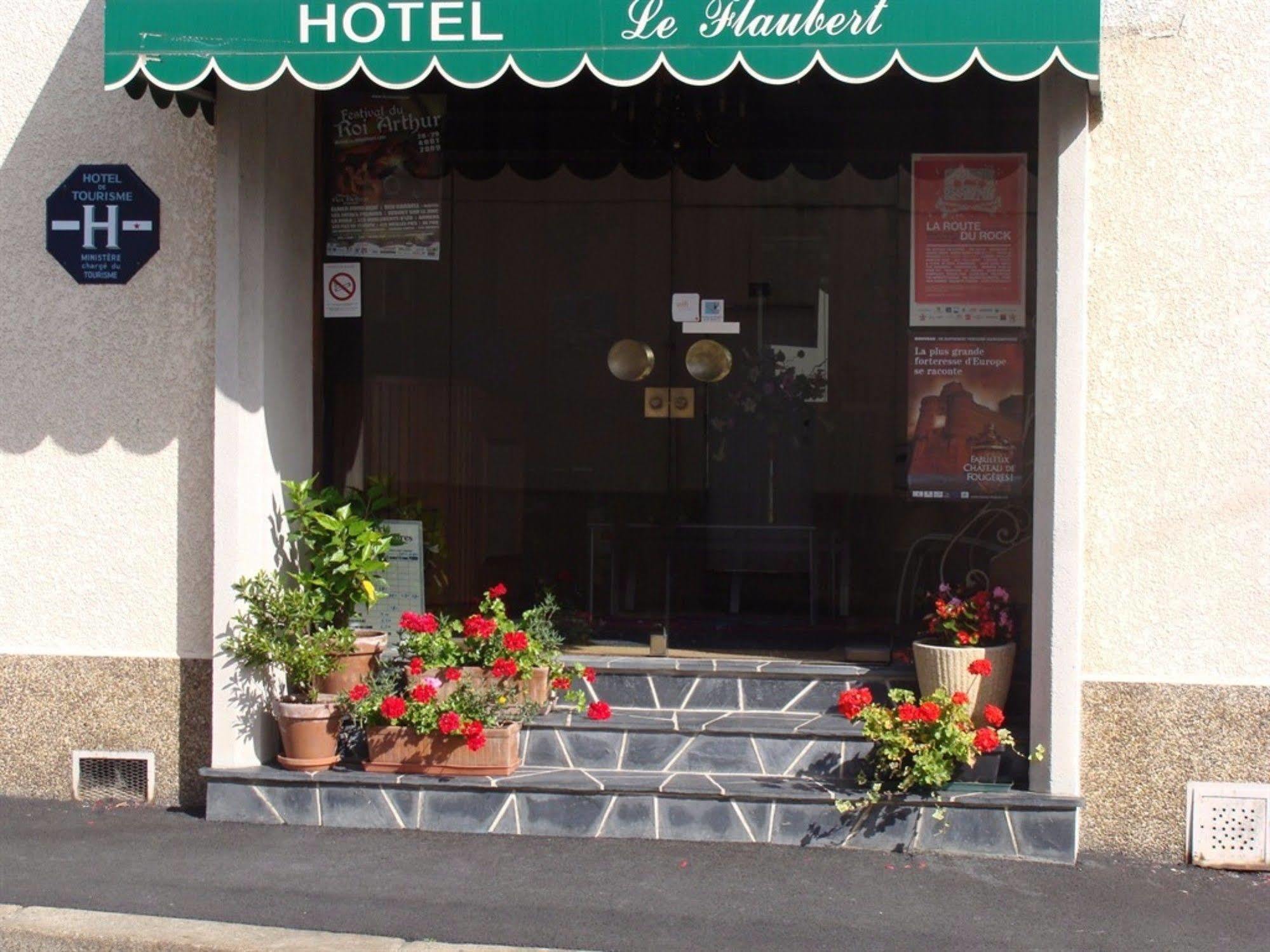Hotel Le Flaubert Fougères エクステリア 写真